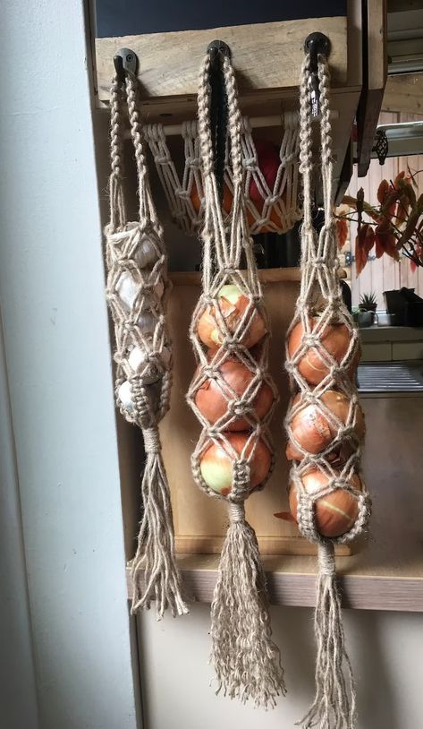 Sicilian Kitchen, Onion Holder, Onion Storage, Garlic Storage, Macrame Basket, Minwax Stain, Makramee Diy, House Keeping, Fruit Storage