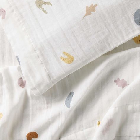 Kids Bed Sheets, Best Bedding, Toddler Sheets, Toddler Pillowcase, Toddler Bedding, Gender Neutral Colors, Falling Leaves, Printed Sheets, Neutral Colour Palette