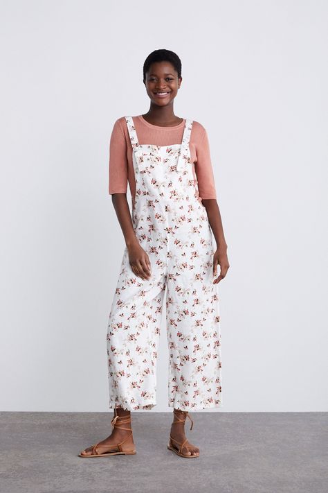 LINEN FLORAL PRINT JUMPSUIT Zara Outlet, Romper Designs, Floral Print Jumpsuit, Pregnancy Looks, Print Jumpsuit, Zara New, Linen Jumpsuit, Nice Style, Womens Maternity