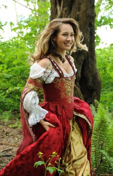 A medieval Maiden in  red gown with a smile on her face Fair Outfits, Fest Outfits, Medieval Costume, Medieval Dress, Medieval Clothing, Fantasy Costumes, Historical Costume, Fantasy Clothing, Fantasy Fashion