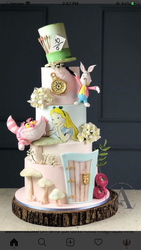 Topsy Turvy Cake, Cake Design Inspiration, Alice In Wonderland Tea Party Birthday, Alice In Wonderland Cakes, Gravity Cake, Onederland Birthday Party, Alice In Wonderland Birthday, Creative Birthday Cakes, Alice In Wonderland Tea Party