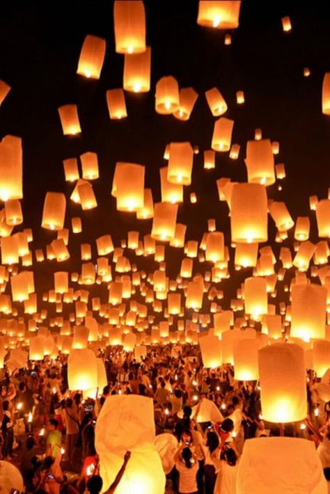 Lunar Festival, Loy Krathong, Thailand Vacation, Dream Trips, Moon Festival, Festivals Around The World, Fall Bucket List, Lunar Calendar, Festival Of Lights