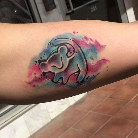 watercolor simba Simba Tattoo, Interesting Tattoos, Lion King Tattoo, Tattoo Disney, King Tattoos, Tattoo Zeichnungen, Theme Tattoo, Watercolor Tattoos, Disney Tattoo