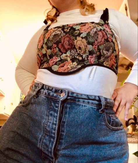 Corset Outfit Midsize, Midsize Corset Outfit, Plus Size Cottage, Cottage Core Corset, Fashion Midsize, Corset Outfit, Corset Fashion, Floral Corset, Mid Size