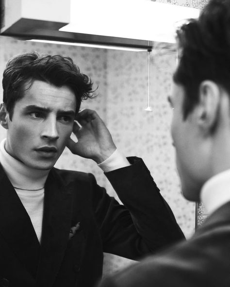 REISS Menswear With Top Model Adrien Sahores Adrien Sahores, Loren Hale, Photography Male, Mirror Photography, Sport Chic Style, Avan Jogia, Addicted Series, French Models, Pinstripe Suit