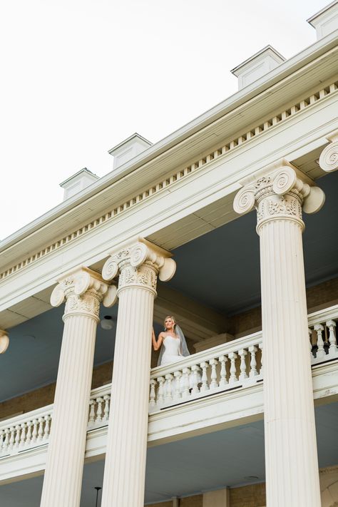 Balcony Wedding, Wedding Hotel Room Photoshoot, Balcony Wedding Photos, Hotel Ella Austin, Hotel Wedding Portraits, Hotel Lobby Wedding Photos, Austin Photography Locations, Classic Romantic Wedding, Elk Photography