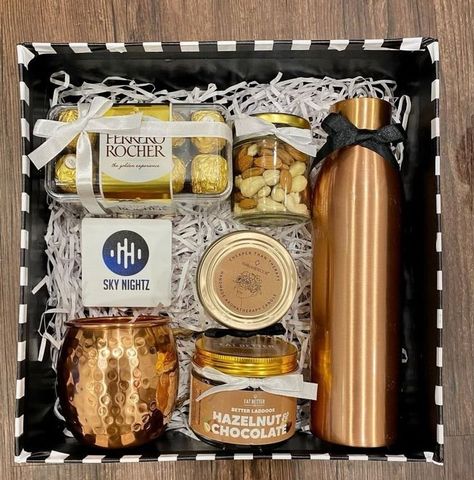 New Year Hamper Ideas, Corporate Hampers Gift Ideas, New Year Corporate Gifts, Diwali Corporate Gift Ideas, Corporate Diwali Hampers, Diwali Gift Ideas Hampers Corporate, Corporate Gifts For Clients Business, Diwali Hampers Ideas, Diwali Gifts Hampers