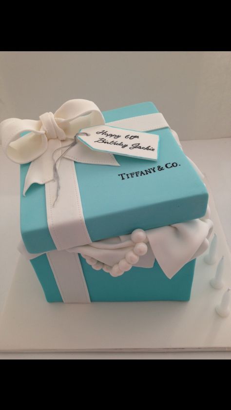 Breakfast At Tiffanys Party Ideas, Tiffany Birthday Party, Tiffany And Co Box, Tiffany Cakes, Tiffany Birthday, 15th Birthday Cakes, Tiffany Bridal Shower, Tiffany Party, 50th Cake