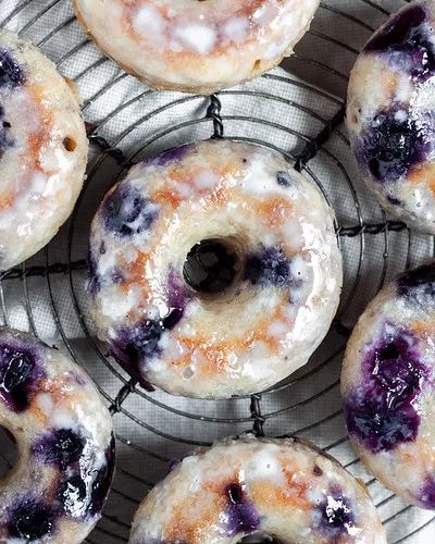 Cake Donuts Baked, Blueberry Muffin Topping, Things To Bake, Blueberry Cake Donuts, Cake Donuts Recipe, Baked Donut, Blueberry Donuts, Homemade Donuts Recipe, Baked Donut Recipes