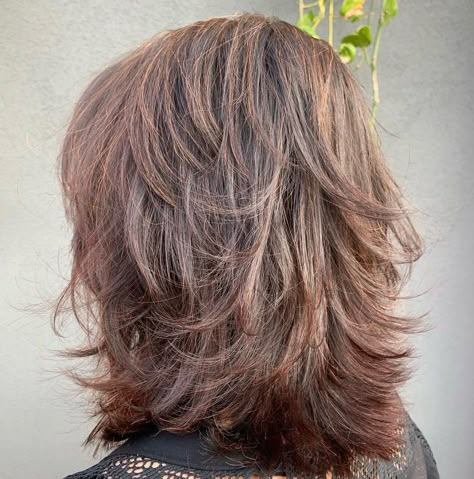 Pretty Shag with Swoopy Layers Blended Layers, Layered Shag, Medium Shaggy Hairstyles, Shaggy Hairstyles, Modern Shag Haircut, Medium Shag Haircuts, Haircuts For Medium Length Hair, Short Shag Hairstyles, Layered Haircuts For Medium Hair