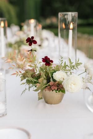 Banquet Flower, Air Garden, Centerpieces Ideas, Small Centerpieces, Garden Estate, Napa California, Fall Flower Arrangements, Dark Wedding, Emily Rose