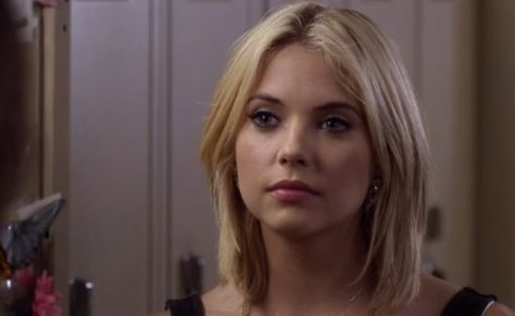 Ashley Benson short hair. My favourite hair of Pretty Little Liars. Hannah Marin Short Hair, Hanna Marin Short Hair, Ashley Benson Short Hair, Pretty Little Liars Hairstyles, Pll Hair, Ashley Benson Hair, Short Bob Blonde, Marlene Mckinnon, 2016 Hair