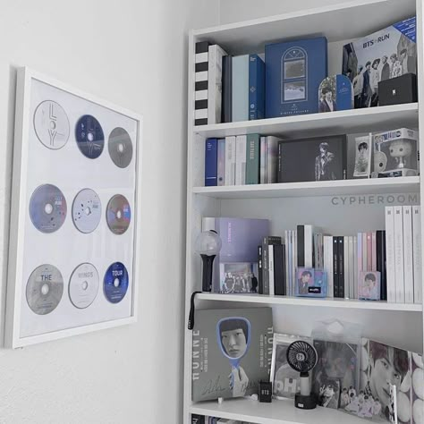 Kpop Shelf Aesthetic, Album Shelf, Kpop Albums Shelf, Shelf Aesthetic, Kpop Shelf, Ruangan Studio, Army Room Decor, Aesthetic Room Ideas, Pinterest Room Decor