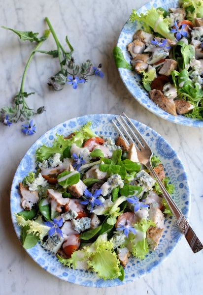 Blue on Blue! Blue Blossom Salad: Blue Cheese, Borage & Grilled Chicken Salad ¦ Lavender and Lovage Salad Blue Cheese, Edible Flowers Recipes, Blue Cheese Salad, Blue Blossom, Foraged Food, Summer Menu, Chicken Salad Recipe, Grilled Chicken Salad, Cooked Chicken