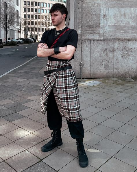 ~ Kilt ~ #kilt #duesseldorf #mensstyle #germangay #idk Mens Kilts Outfit, Kilt Outfit Men, Kilt Fashion, Kilt Outfits, Warped Tour, April 13, Kilt, Fashion Art, Men's Fashion