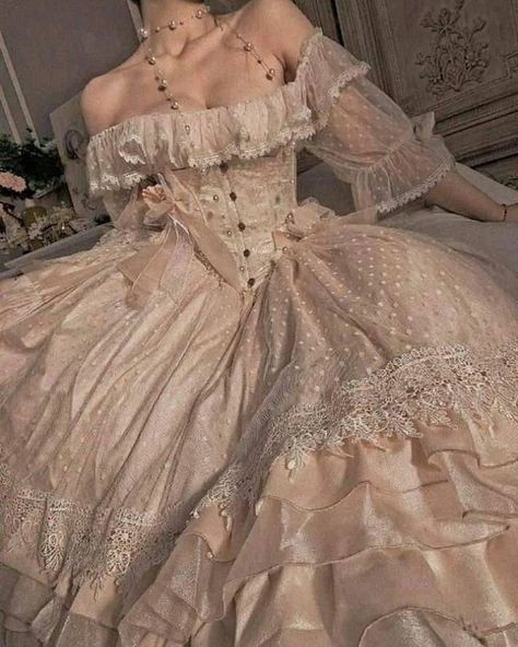 Ballroom Aesthetic, 19th Century Dress, Queen Wedding Dress, Royalty Dress, Antique Dresses, Century Dress, Royalty Aesthetic, Aesthetic Dress, Fantasy Gowns