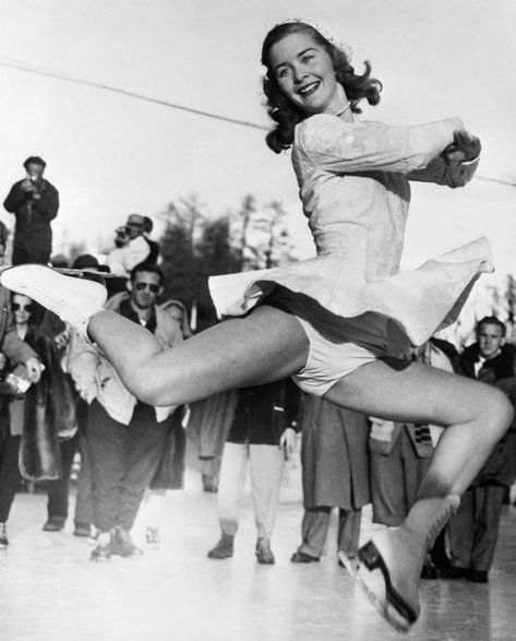 Barbara Ann Scott at the 1948 St. Moritz Olympics Olympic Figure Skating, Figure Skating Outfits, Barbara Ann, Pin Up Girl Vintage, Swing Dancing, Hairstyles Braided, Mens Braids Hairstyles, Lake Pictures, Skating Outfits