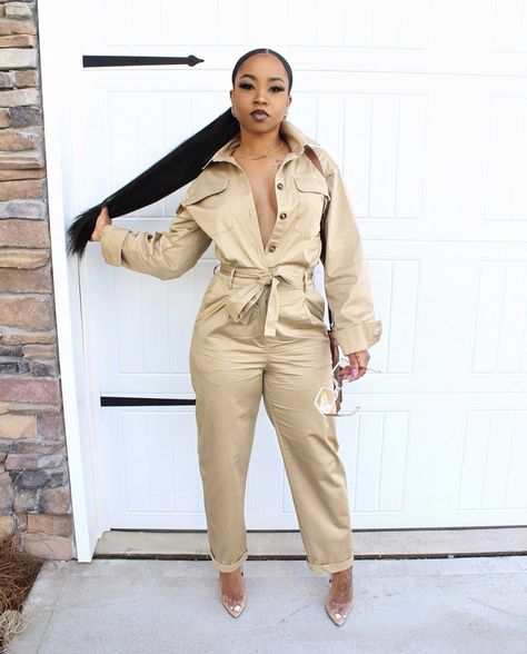 NEW POST‼️ Cool Cargo Jumpersuit from H&M😍 I put this jumper on & said I NEED TO BE SEEN!😂 You ever felt like that after you put on a outfit!? Check out my blog post on this look & comment your thoughts.💭 Thanks😊 #DoubleOStyles #fashion #style #hmxme #jumper #bloggerstyle #fashionstyle One Piece Jumper Outfit, Jumper Outfit Ideas, Denim Jumpsuit Outfit, Jumper Suit, Girly Clothes, Bota Over, Express Fashion, A Outfit, One Piece Jumper