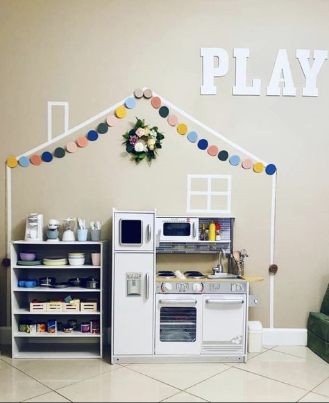 Play Corner In Kitchen, Daycare Play Kitchen Setup, Play Kitchen Set Up Classroom, Pretend Window For Dramatic Play Area, Pre K Room Decor Ideas, Play Kitchen Ideas Playrooms, Play Kitchen Wall Decor, Playroom Cafe Ideas, Classroom Kitchen Center