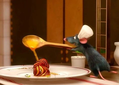 Ratatouille Movie Characters, Remy The Rat, Ratatouille Movie, Ratatouille Disney, Ratatouille Recipe, How To Cook Meatballs, Pizza Planet, Vodka Martini, Film Disney