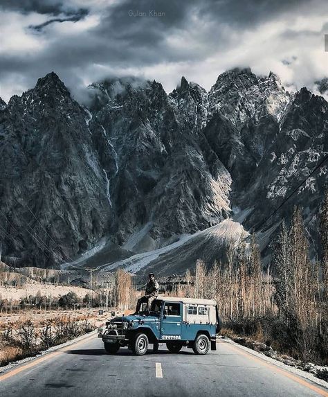 Northern Areas Of Pakistan, Huangshan Mountains, Karakoram Highway, Northern Pakistan, Hunza Valley, Huangshan, Desi Vibes, Gilgit Baltistan, Travel Destinations Bucket Lists