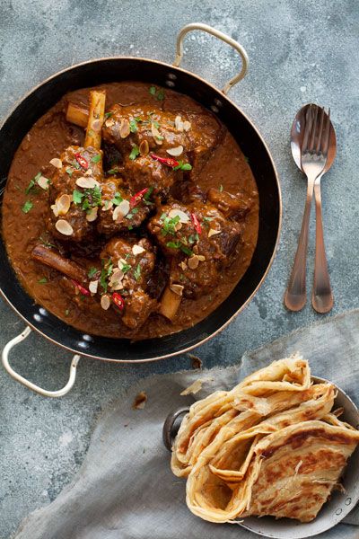 Rogan Josh Lamb Shank Curry Mutton Korma, Lamb Shank Recipe, Lamb Shank, Rogan Josh, Mutton Recipes, Curry Recipes Indian, Lamb Dishes, Lamb Shanks, Indian Curry