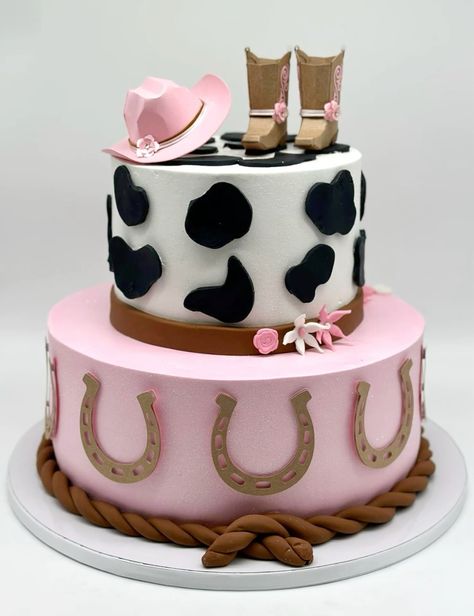 Man I Feel Like I’m One Birthday Party Smash Cake, Vaquera Cake, First Rodeo Birthday Party Girl Centerpieces, Horse Birthday Cake Girl, My First Rodeo Centerpieces Girl, Horse Cakes For Girls Birthday Parties, Western Theme Cake Cowgirl, My First Rodeo Cake Girl, Cowgirl Dessert Table Ideas