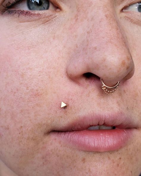 Impulsive Thoughts, Monroe Piercing, Septum Piercing Jewelry, Triangle Jewelry, Monroe Piercings, Gold Triangle, Septum Jewelry, Belly Piercing, Dope Jewelry