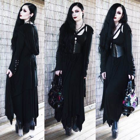 A celebration of the Gothic subculture. Run by Arianna. Reeree Philips, Goth In Summer, Gothic Outfits Casual, Witchy Shoot, Killstar Shoes, Goth Summer Outfits, Black Folder, Goth Room