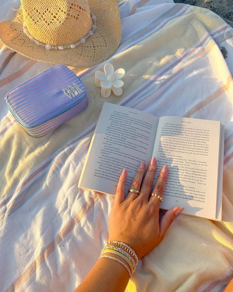 solo beach days are good for the soul🐚🌊✨ wearing @puravida ‘s Mental Health Awareness collection #PuraVidaPartner #PuraVida Solo Beach Day, Health Awareness, Mental Health Awareness, Beach Day, Book Worms, Good Things, Health, How To Wear, Instagram