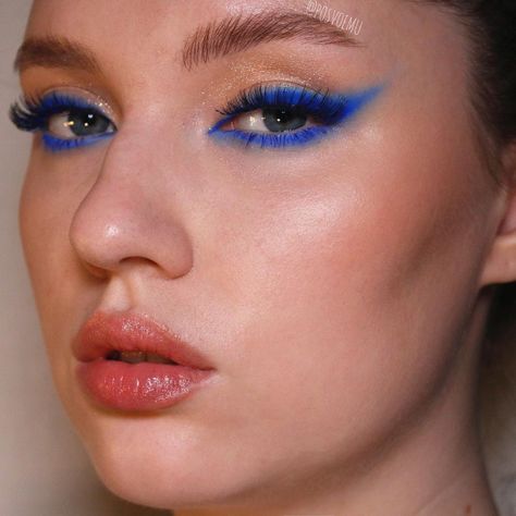 Cobalt Blue Eye Makeup, Cobalt Blue Makeup, Cobalt Eyeliner, Blue Eye Pencil, Bright Blue Eyeshadow, Blue Mascara, Bright Blue Eyes, Full Face Makeup, Blue Eyeshadow