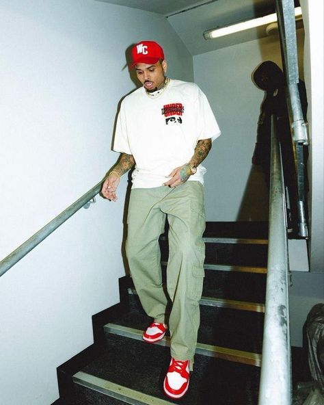 Summer Fits Men, Looks Streetwear, Chris Brown Outfits, Chris Brown Style, Black Men Fashion Casual, Drip Outfit Men, Hype Clothing, Classy Outfits Men, Mens Casual Outfits Summer