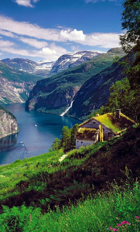 Geirangerfjorden Beautiful Norway, Alesund, Norway Travel, Alam Yang Indah, Places Around The World, Beautiful Destinations, Beautiful World, Beautiful Landscapes, Great Places