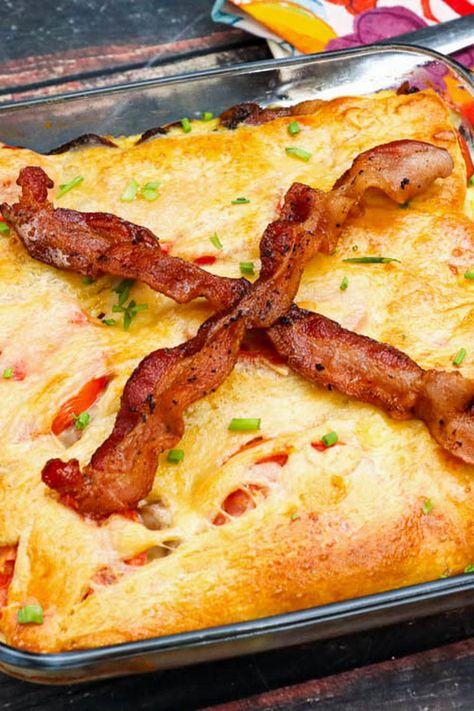 Kentucky Hot Brown Bake Kentucky Brown Bake, Kentucky Hot Brown Casserole, Kentucky Hot Brown Bake, Hot Brown Casserole, Fall Brunch Recipes, Autumn Brunch Recipes, Kentucky Hot Brown Sandwich, Kentucky Derby Recipes, Kentucky Hot Brown