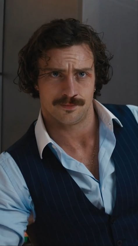 Aaron Taylor Johnson Mustache, Aaron Taylor Johnson Tangerine, Aaron Taylor Johnson Bullet Train, Tangerine Bullet Train, Medium Length Hair Ideas, Medium Hairstyles For Men, Medium Length Haircuts, Taylor Johnson, Aaron Johnson