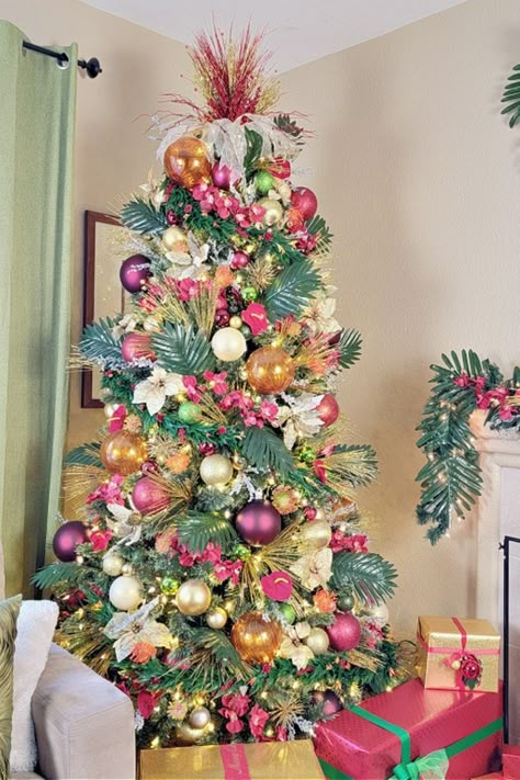 Luau Christmas, Tropical Christmas Tree, Hawaiian Christmas Tree, Tropical Christmas Decorations, Christmas Luau, Tropical Christmas Trees, Tiki Christmas, Hawaii Christmas, Christmas Trees Ideas