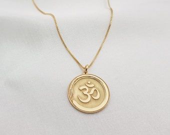 Gold Aum Necklace Ohm Necklace Om Necklace Sterling Silver - Etsy Sweden Aum Necklace, Ohm Necklace, Ohm Pendant, Necklaces Etsy, Om Necklace, Om Charm, Yoga Jewelry, Wedding Jewellery Necklace, Necklace Women