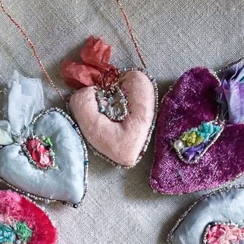 Antonia  Rossi on Instagram: "A very kind selection . Linen silk and velvet hearts #necklace #hearts #embroideryart #oneofakindjewelry #coeur #textiledesigner #colorfull #slowfashion #nowaste #madeinitaly #australia" Velvet Hearts, Heart Inspiration, Sewing Patchwork, Embroidery Hearts, Velvet Heart, Thread Painting, Hearts Necklace, Heart Chain, No Waste