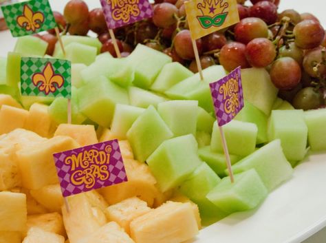 Birthday Snacks, Mardi Gras Party, Fat Tuesday, Fruit Platter, Fruit Tray, Seasonal Recipes, 50 States, 40th Birthday, Quick Easy Meals