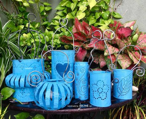 Beer Tin Can Crafts, Diy Solar Lights Ideas, Ways To Help The Environment, Solar Lights Ideas, Recycled Christmas Decorations, Can Lanterns, Tin Can Lanterns, Soda Can Crafts, Solar Lights Diy