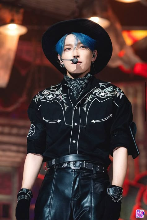 Kpop Costume, Cargo Skirt Outfit, Ateez Concert, Oh Captain My Captain, Kpop Concert Outfit, Concert Dresses, Drag King, Hongjoong Ateez, Cowboy Outfits