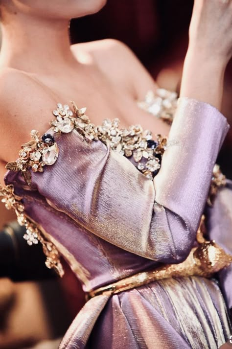 Era Victoria, Couture Mode, Princess Aesthetic, Looks Vintage, Beautiful Gowns, Fancy Dresses, Fashion Details, Purple Dress, Rapunzel