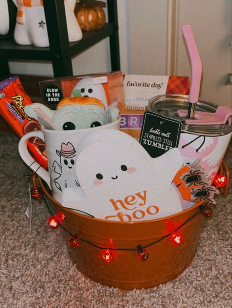 Spooky Basket For Friend Girl, Pink Spooky Basket, Spooky Basket For Men, Man Home Decor, Cake Gift Basket, Halloween Boo Basket, Ghost Cowboy, Diy Care Package, Spooky Basket