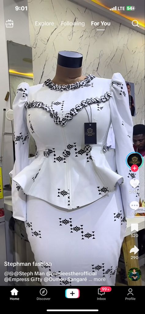 Ankara White Dress Styles, White Ankara Dress African Style, Ankara Dress Styles For Church, Trending Ankara Styles, Kaba Styles, Lace Blouse Styles, Lace Dress Classy, Ankara Dress Designs, Fancy Short Dresses