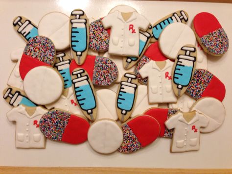 Pharmacist cookies Pharmacist Cookies Decorated, Pharmacist Cookies, Pharmacy Themed Cookies, Pharmacy Cookies, Doctor Of Pharmacy Graduation, Pharmacy School Graduation Party, Pharmacy School Graduation, Pharmacy Graduation, Medical Cookies