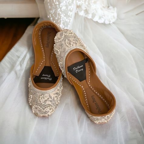 Ivory Frost Bridal Khussa/ Jutti Pakistani Indian Khussa - Etsy Bridal Flat Shoes, Bride Shoes Flats, Ivory Flats, Indian Shoes, Eid Henna, Women's Slip Ons, Bridal Flats, Bridal Shoes Flats, Dancing Shoes