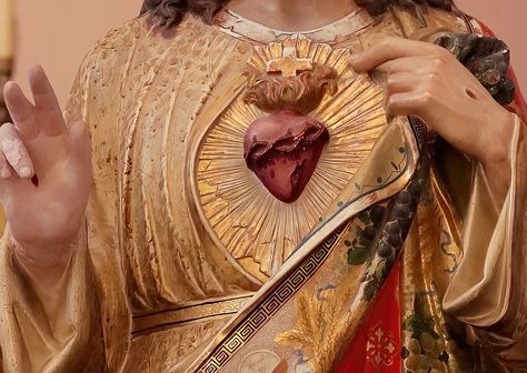 Five ways to foster devotion to the Sacred Heart Sacred Heart Devotion, World Day Of Prayer, Pope Pius Ix, Holy Hour, Heart Piercing, Acts Of Love, The Love Of God, The Sacred Heart, Holy Father