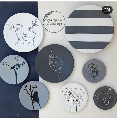 Round Cardboard Painting Ideas, Pottery Painting Ideas Easy Ceramic Plates, Boho Art Painting, Clay Wall Hanging, Diy Pottery Painting, Acrylic Art Projects, Coaster Art, Boho Painting, Diy Ceramic