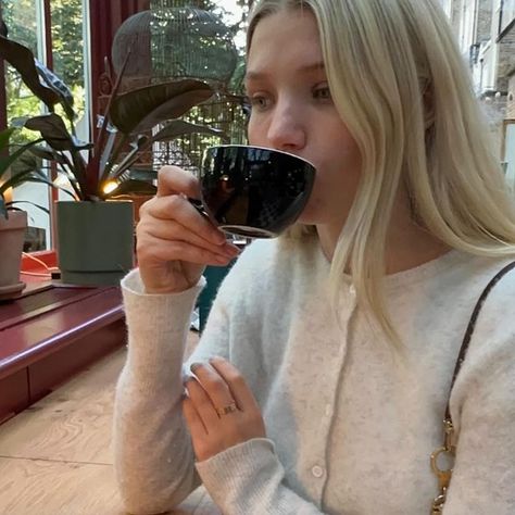 Maddie (Macerly) Borge on Instagram: "My 3 favourite things to do on a rainy day in London ☔️☔️ #thingstodo #london #londonactivities #london #activites #londonfood" Maddie Borge, London Activities, Day In London, London Food, On A Rainy Day, October 20, A Rainy Day, Rainy Days, Rainy Day