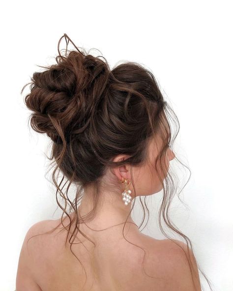 Wedding Updos For Long Hair, Updos For Long Hair, Messy Wedding Hair, Fall Wedding Hairstyles, Wedding Hair Up, Wedding Updos, Messy Updo, Ball Hairstyles, Up Dos For Medium Hair